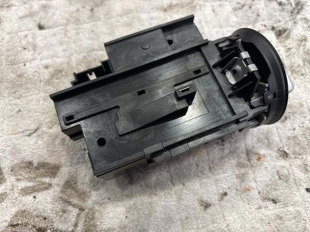 bontott VW PASSAT B6 Gyújtáskapcsoló Házzal