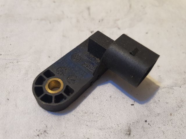 bontott VW PASSAT B6 Jeladó (Magában)