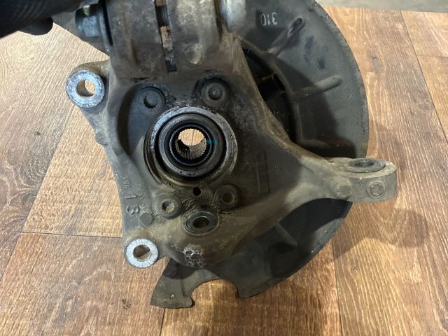 bontott VW PASSAT B6 Jobb első Csonkállvány Kerékaggyal