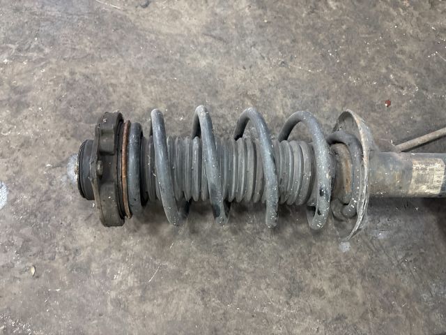 bontott VW PASSAT B6 Jobb első Gólyaláb (Lengécsillapító, Rugó)