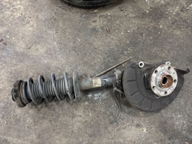 bontott VW PASSAT B6 Jobb első Gólyaláb (Lengécsillapító, Rugó)