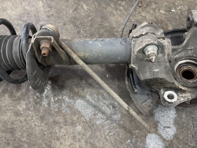 bontott VW PASSAT B6 Jobb első Gólyaláb (Lengécsillapító, Rugó)