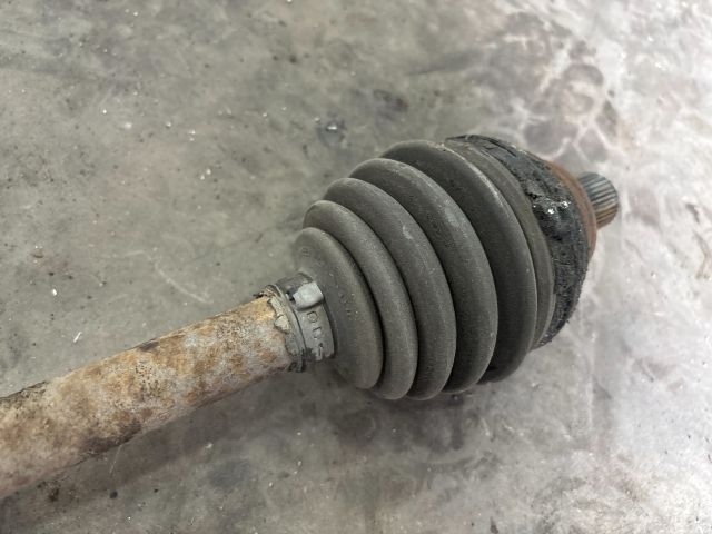 bontott VW PASSAT B6 Jobb hátsó Féltengely