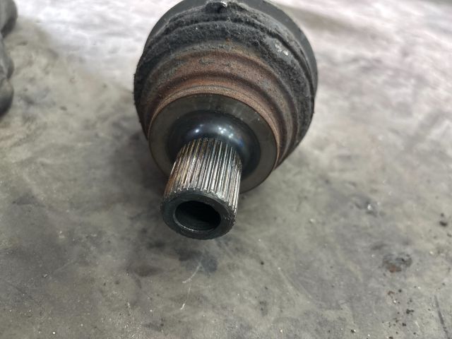 bontott VW PASSAT B6 Jobb hátsó Féltengely