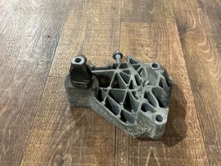 bontott VW PASSAT B6 Motor Tartó Bak (Fém)