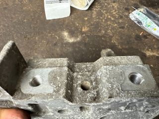 bontott VW PASSAT B6 Motor Tartó Bak (Fém)