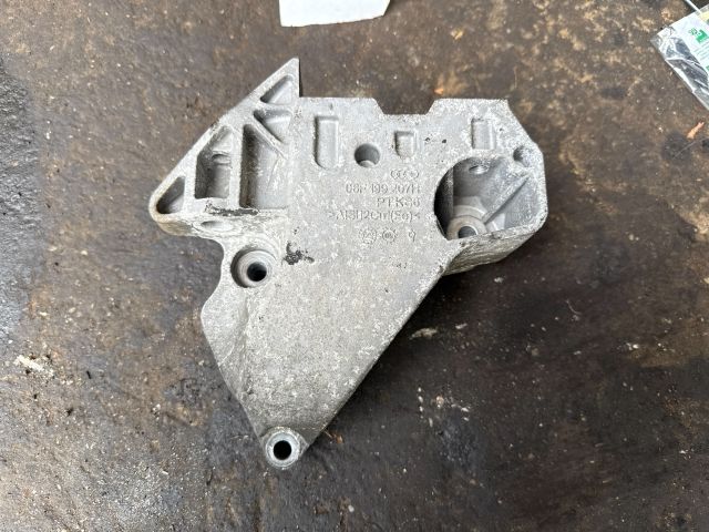 bontott VW PASSAT B6 Motor Tartó Bak (Fém)