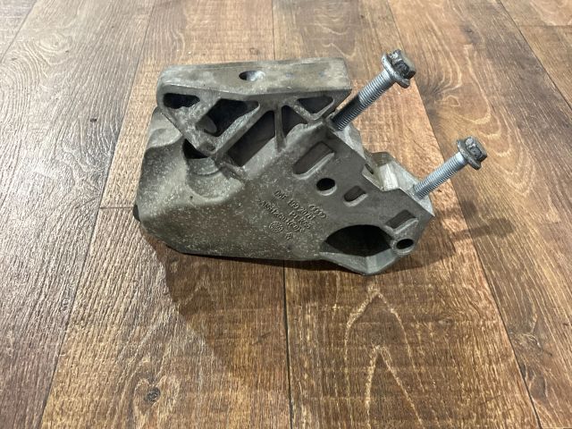 bontott VW PASSAT B6 Motor Tartó Bak (Fém)