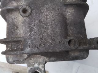 bontott VW PASSAT B6 Motor Tartó Bak Jobb