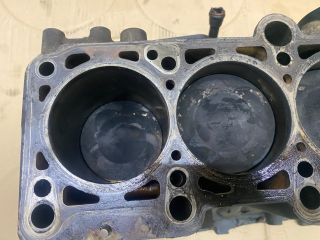 bontott VW PASSAT B6 Motorblokk (Fűzött)