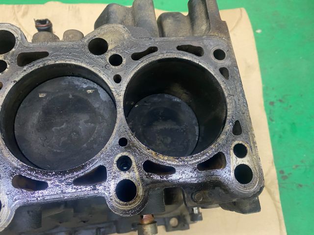 bontott VW PASSAT B6 Motorblokk (Fűzött)