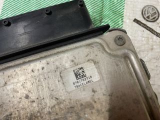 bontott VW PASSAT B6 Motorvezérlő