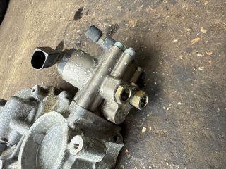 bontott VW PASSAT B6 Nagynyomású Szivattyú