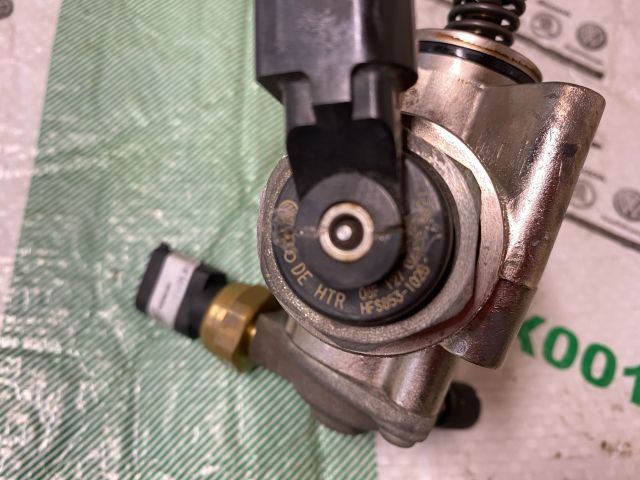 bontott VW PASSAT B6 Nagynyomású Szivattyú