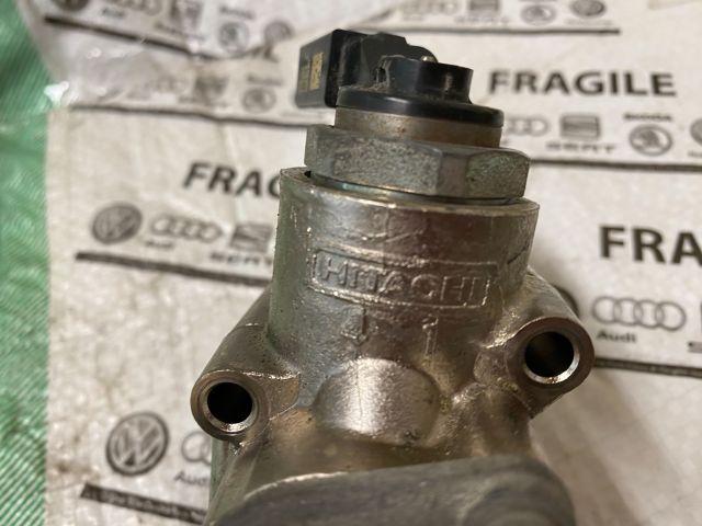 bontott VW PASSAT B6 Nagynyomású Szivattyú