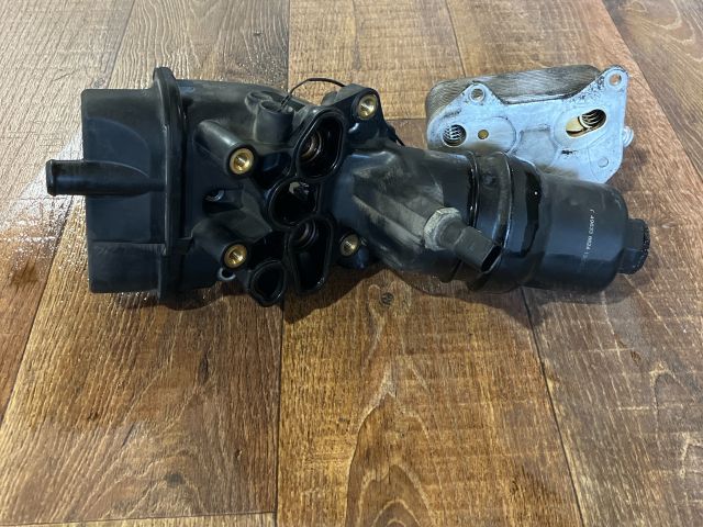 bontott VW PASSAT B6 Olajszűrő Ház