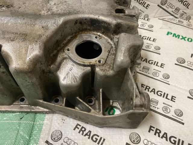 bontott VW PASSAT B6 Olajteknő