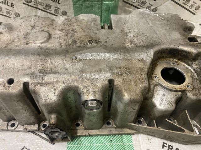 bontott VW PASSAT B6 Olajteknő