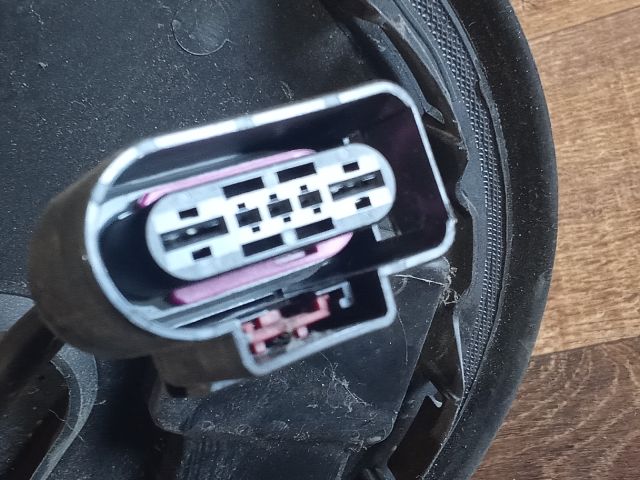 bontott VW PASSAT B6 Üzemanyag Szivattyú Relé