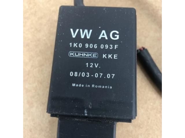 bontott VW PASSAT B6 Üzemanyag Szivattyú Relé