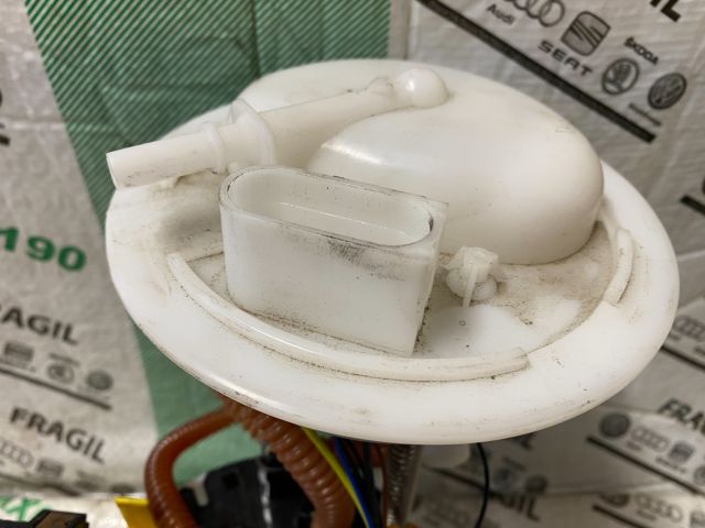 bontott VW PASSAT B6 Üzemanyag Szivattyú