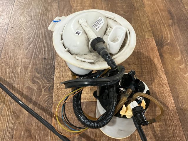 bontott VW PASSAT B6 Üzemanyag Szivattyú