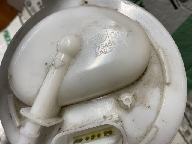 bontott VW PASSAT B6 Üzemanyag Szivattyú