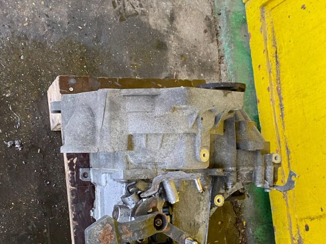 bontott VW PASSAT B6 Váltó (Mechanikus)