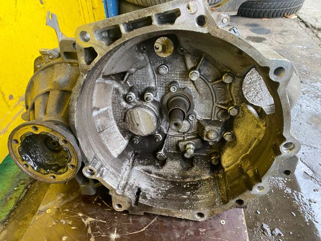 bontott VW PASSAT B6 Váltó (Mechanikus)