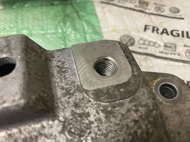 bontott VW PASSAT B6 Váltó Tartó Bak (Pozíciófüggetlen)