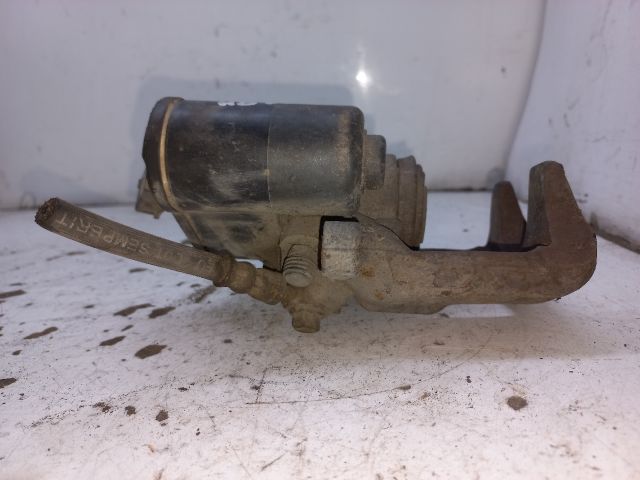 bontott VW PASSAT B6 Bal hátsó Féknyereg Munkahengerrel