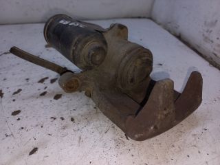 bontott VW PASSAT B6 Bal hátsó Féknyereg Munkahengerrel