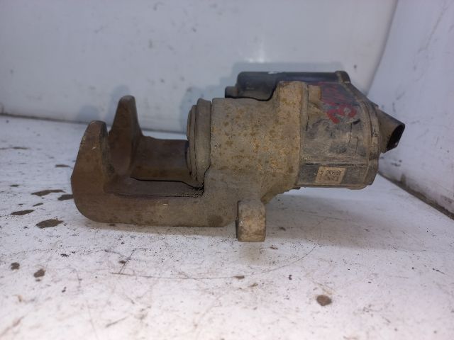 bontott VW PASSAT B6 Bal hátsó Féknyereg Munkahengerrel