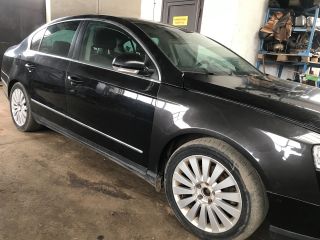 bontott VW PASSAT B6 Biztosítéktábla Motortér