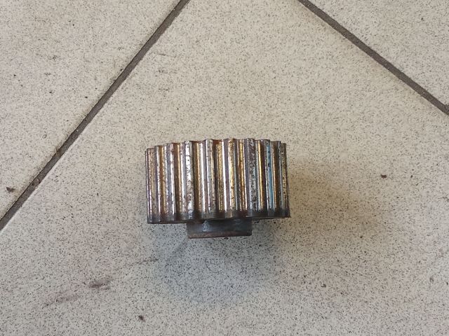 bontott VW PASSAT B6 Főtengely Bordáskerék / Lánckerék