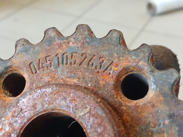 bontott VW PASSAT B6 Főtengely Bordáskerék / Lánckerék