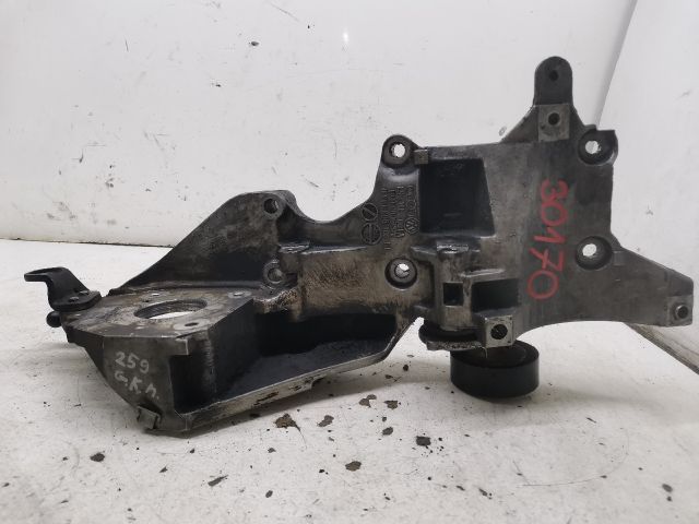 bontott VW PASSAT B6 Generátor Tartó Bak