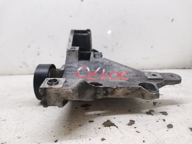 bontott VW PASSAT B6 Generátor Tartó Bak