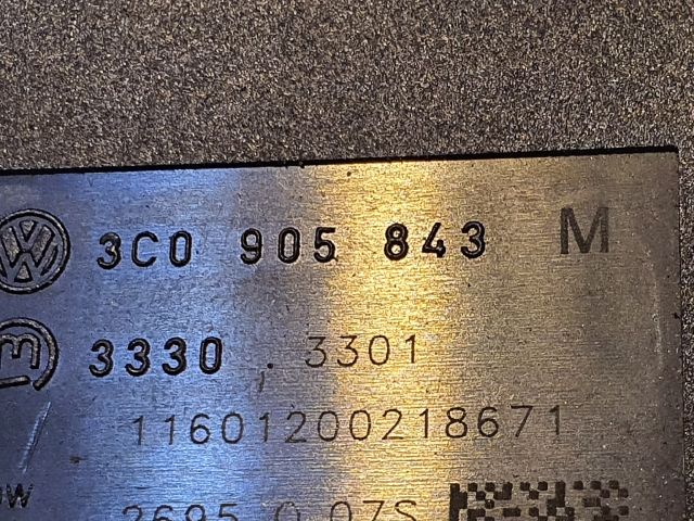 bontott VW PASSAT B6 Gyújtáskapcsoló Házzal