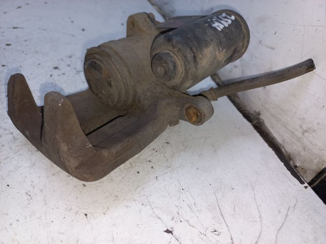 bontott VW PASSAT B6 Jobb hátsó Féknyereg Munkahengerrel