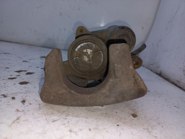 bontott VW PASSAT B6 Jobb hátsó Féknyereg Munkahengerrel