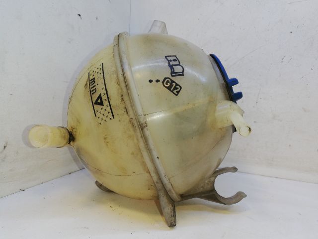 bontott VW PASSAT B6 Kiegyenlítő Tartály