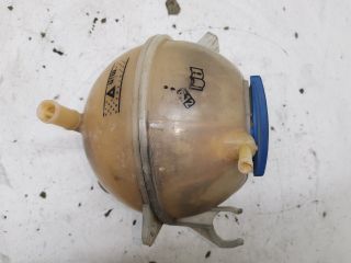 bontott VW PASSAT B6 Kiegyenlítő Tartály