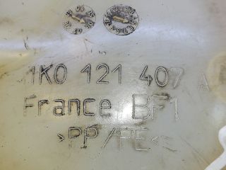 bontott VW PASSAT B6 Kiegyenlítő Tartály