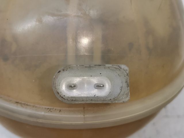 bontott VW PASSAT B6 Kiegyenlítő Tartály