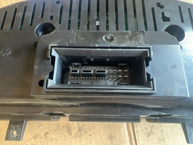 bontott VW PASSAT B6 Kilométeróra