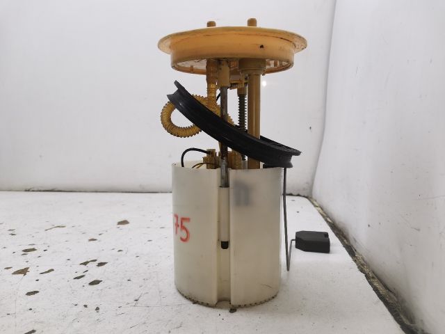 bontott VW PASSAT B6 Üzemanyag Szivattyú