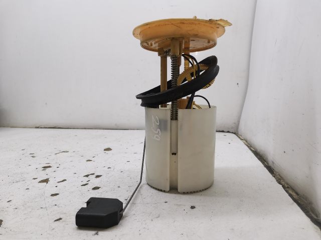 bontott VW PASSAT B6 Üzemanyag Szivattyú