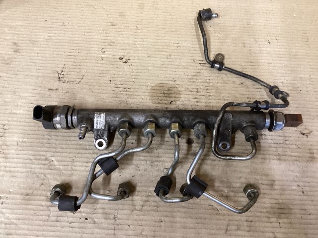 bontott VW PASSAT B6 Közösnyomócső