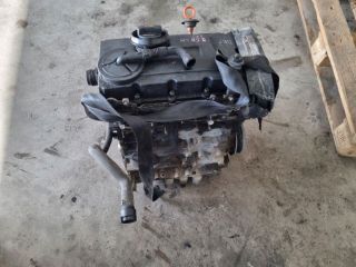 bontott VW PASSAT B6 Motor (Fűzött blokk hengerfejjel)